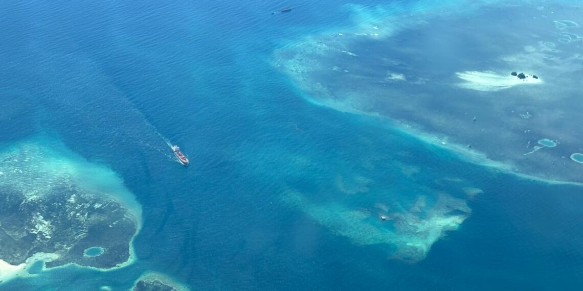 Ilustrasi laut Kalimantan Timur dari ketinggian (foto: Nofiyatul Chalimah)