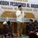 (Sekda Kukar menyampaikan penghargaan kepada Paskas Kukar/istimewa)