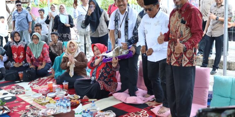 (Kegiatan peletakan batu pertama pembangunan gedung PAUD di Desa Ponorogo/istimewa)