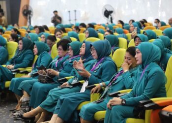 peserta rakernas PKK di Samarinda pada Selasa (8/7/25) (foto: Diskominfo Kaltim)