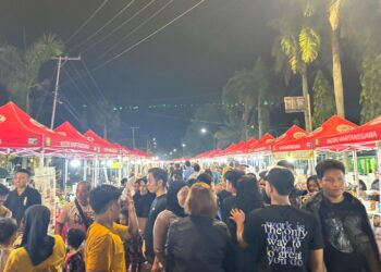 Suasana bazaar di Kutai Kartanegara