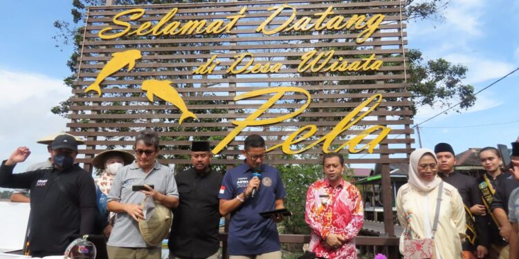 ilustrasi Desa Pela saat kedatangan Menparekraf 2019-2024 Sandiaga Uno