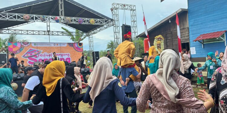 Festival kampong Seraong