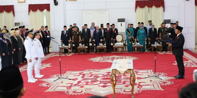 (Pelantikan Bupati dan Wakil Bupati Kukar oleh Gubernur Kaltim Rudy Mas’ud/istimewa)