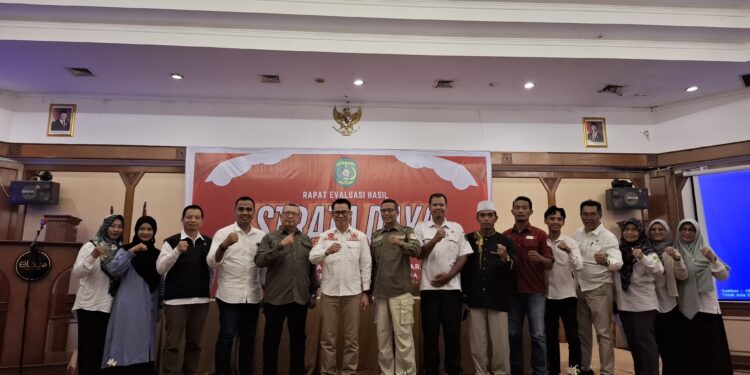 (Kegiatan rapat evaluasi Strata Daya/Istimewa)