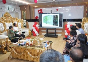 pertemuan Rudy Mas'ud dengan Pengusaha asal China, bahas rencana pembangunan pabrik kelistrikan Sangasanga (foto: Biro Adpim)