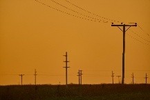 (ilustrasi pembangunan jaringan listrik/freepik)