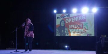 Ketua Umum Aliansi Jurnalis Independen (AJI) Nany Afrida saat membuka Fesmed 2025 (Foto: Panitia)