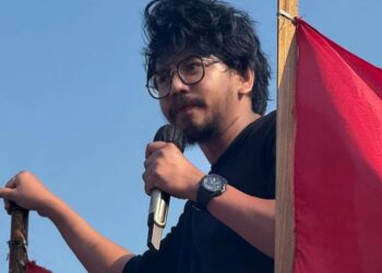 (Ferry Irwandi melakukan aksi/instagram irwandiferry)