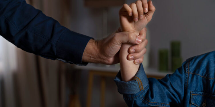 Ilustrasi kekerasan terhadap perempuan/Freepik