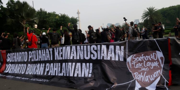 Aksi Kamisan/Santiko Budi via Shutterstock