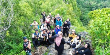 Paket Authentic Hiking Gunung Parung/Humas Otorita IKN