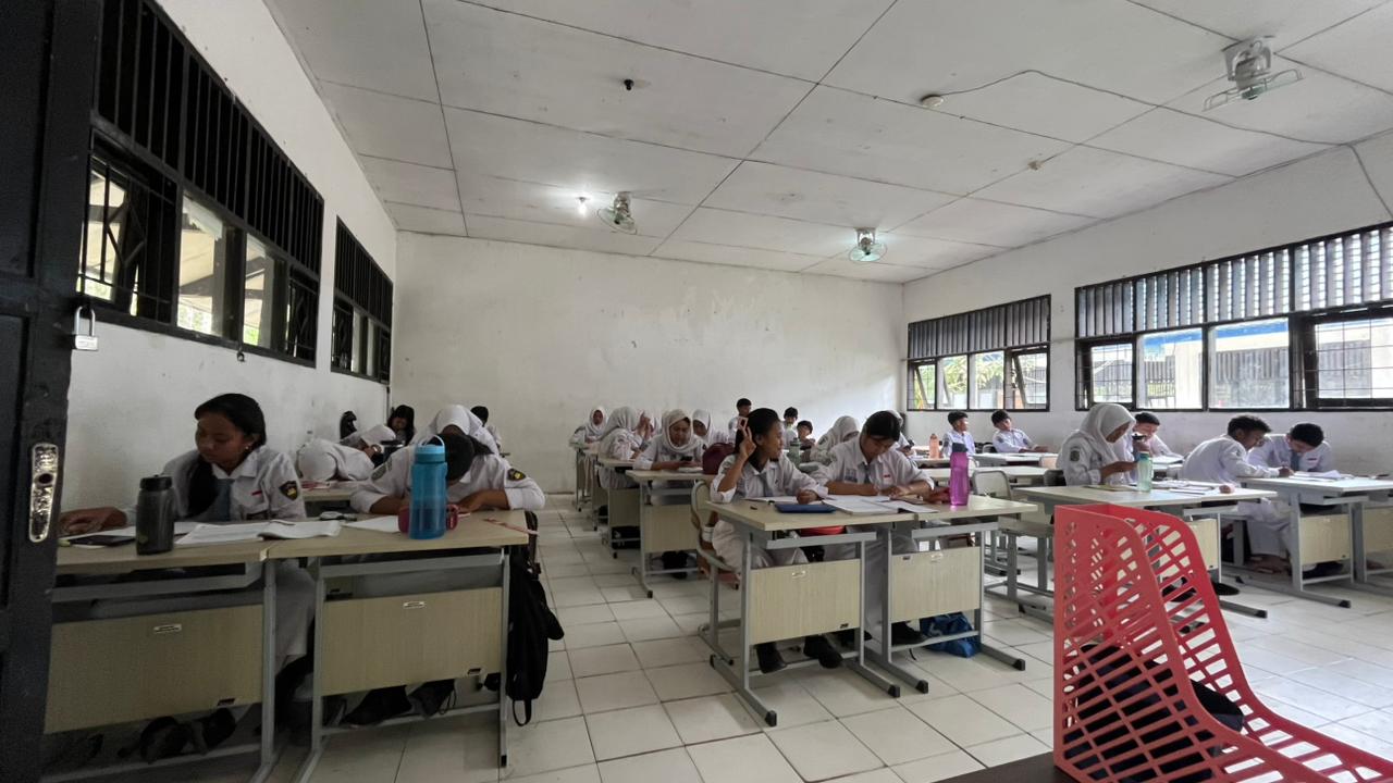 Kondisi pembelajaran salah satu kelas di SMA Negeri yang ada di Palaran/RA